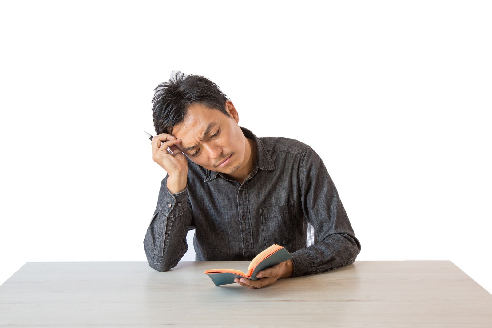 考える男性.jpg