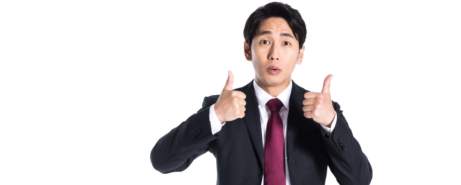 上機嫌なスーツの男性