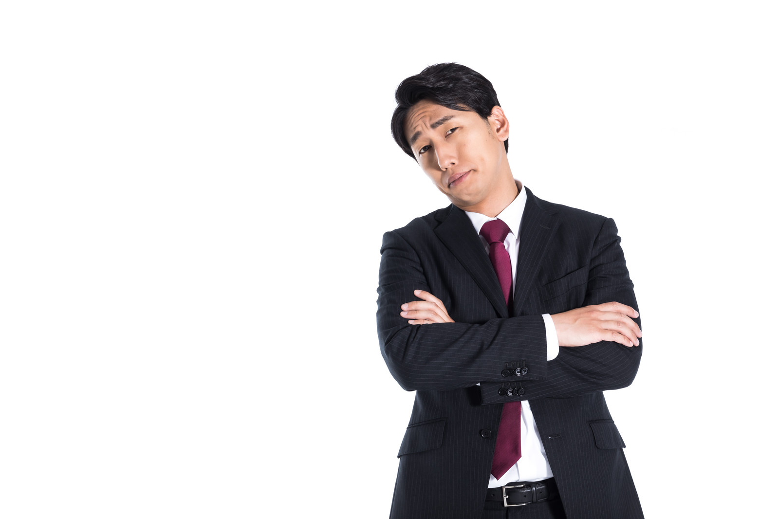ダメ出しをするスーツの男性