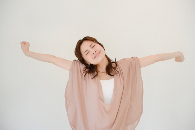 仕事に解放された女性の画像